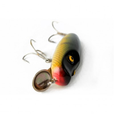Wobler  przynęta w formie czarno-żółtej rybki z dwoma kotwiczkami oraz sterem, metal, drewno polichromowane